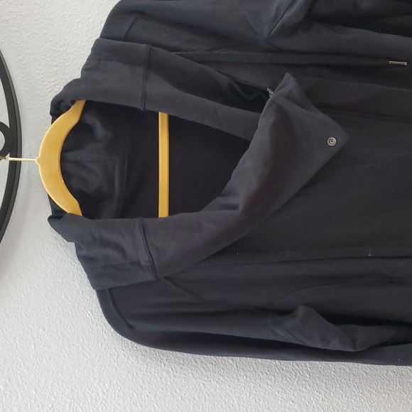 Lululemon Coast Easy Wrap Black Asymmetrical Hoodie - Picture 4 of 11